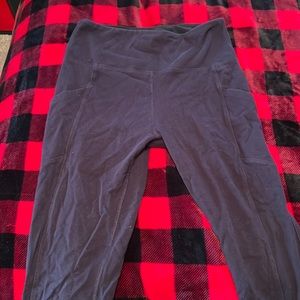 Marina size medium crop workout leggings with side pockets